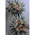 QF1179-wreath lilies daisies